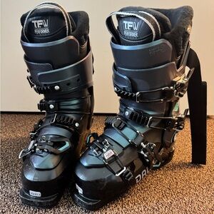 23.5 Dalbello Panterra 85 GW Ski Boots